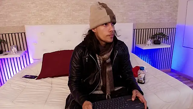 PatrickS25 online show from 12/15/25, 03:33