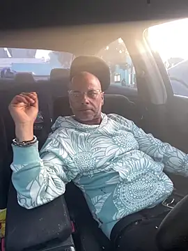 ValuedConcept687 online show from 04/24/26, 01:57