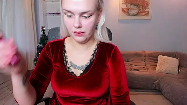 Snapshot of KamillaJei chatting on 12/04/25, 06:34 KamillaJei online show from 12/04/25, 06:34