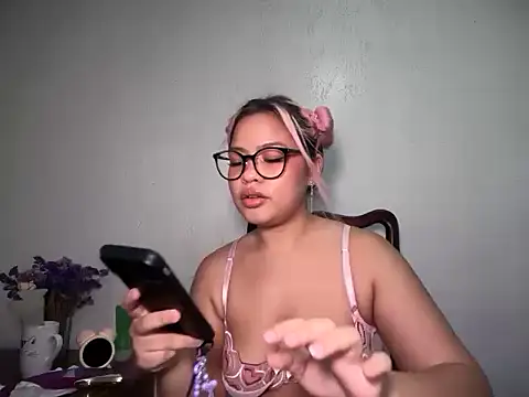 Snapshot of Tina_Slick chatting on 05/02/26, 10:31 Tina Slick online show from 05/02/26, 10:31