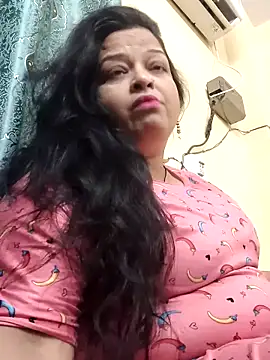 Snapshot of Sexey-Model21 chatting on 06/06/26, 03:39 Sexey-Model21 online show from 06/06/26, 03:39