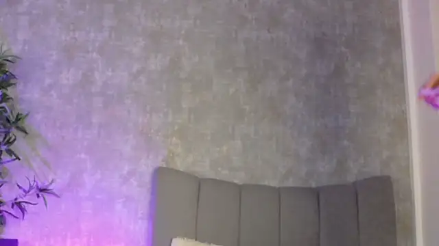 LucyRayy online show from 02/11/26, 08:03