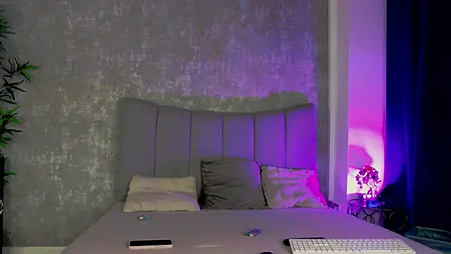 LucyRayy online show from 03/05/26, 07:10