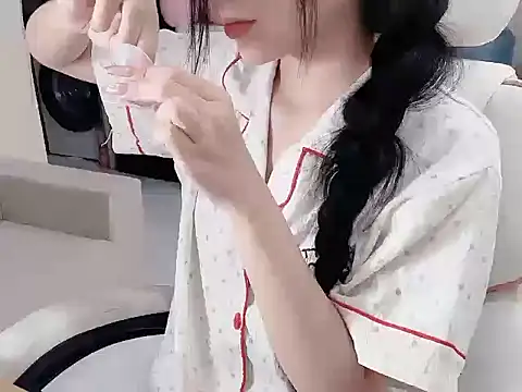 Snapshot of Yuyu-baobei chatting on 05/07/26, 05:18 Yuyu-baobei online show from 05/07/26, 05:18