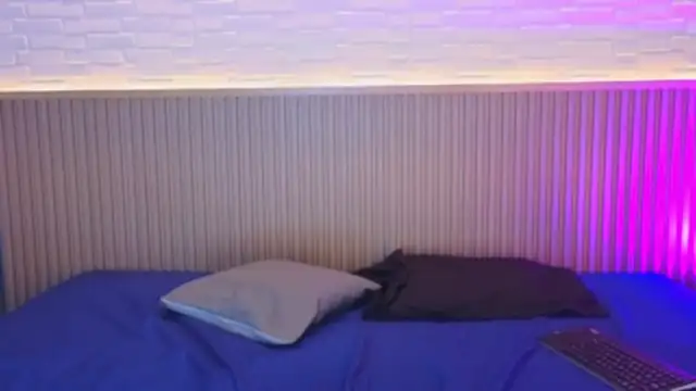 EmyVega online show from 12/20/25, 04:36