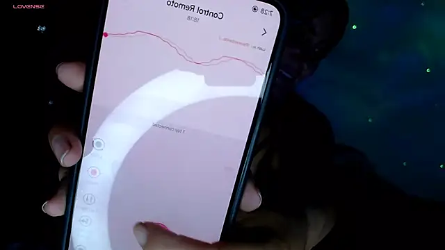 Snapshot of MisNicol chatting on 12/17/25, 12:27 MisNicol online show from 12/17/25, 12:27