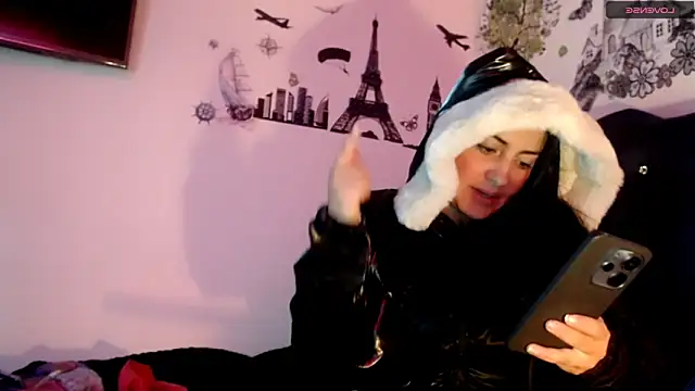 Snapshot of MisNicol chatting on 01/17/26, 01:05 MisNicol online show from 01/17/26, 01:05