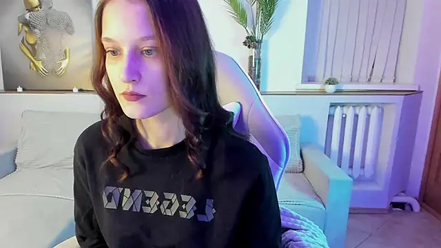 KrisDoeil online show from 12/17/25, 02:28