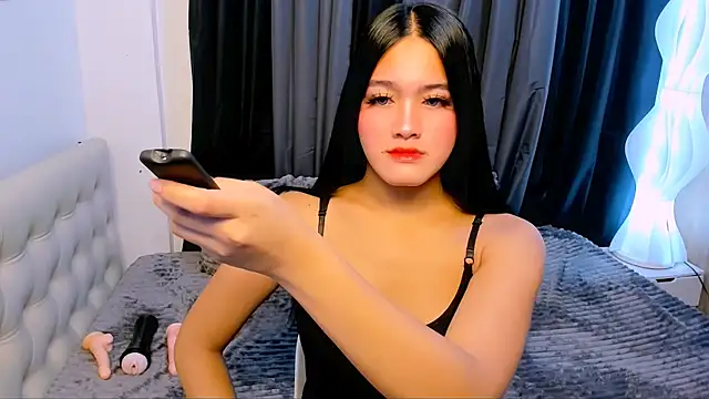 HollyMariee online show from 12/05/25, 10:24