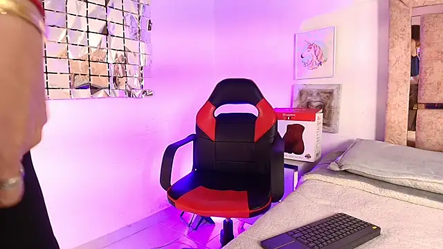 ElenaLauren online show from 06/06/26, 02:33