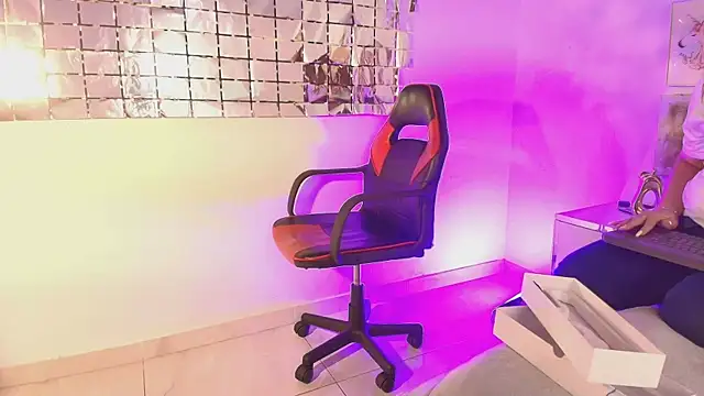 ElenaLauren online show from 07/21/26, 02:52