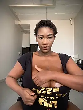 GiantClithpee online show from 02/28/25, 08:31