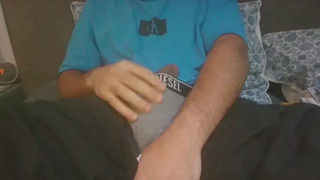 userre08 online show from 12/21/25, 11:56