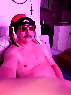 Snapshot of FocussedFreckle chatting on 03/21/26, 05:23 FocussedFreckle online show from 03/21/26, 05:23