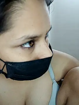 shilpa-singh online show from 04/18/26, 07:07