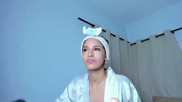 Samantha luv  online show from 03/23/26, 03:32