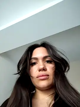 Snapshot of SiennaLuxexx chatting on 05/05/26, 11:29 SiennaLuxexx online show from 05/05/26, 11:29