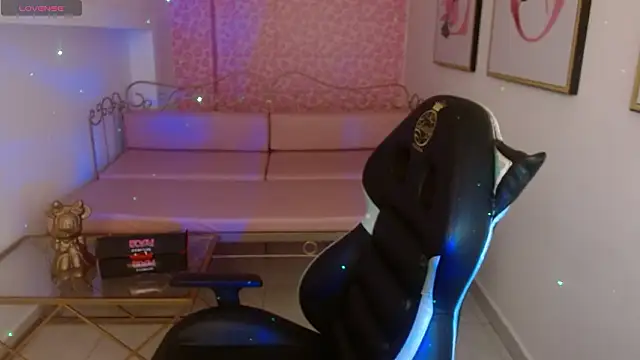 Nina harpper  online show from 03/27/26, 01:11