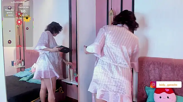 MissSavage  online show from 04/19/26, 06:54