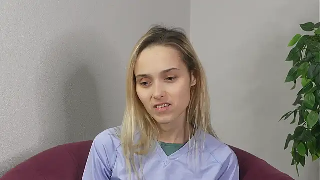 CasieStrawn online show from 12/05/25, 08:23