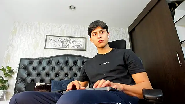 Lander Cruz online show from 03/24/26, 08:14