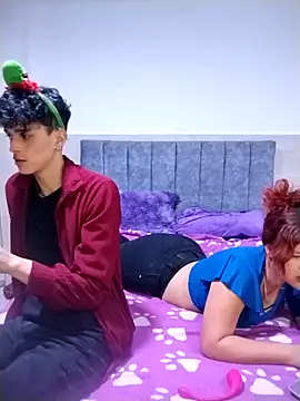 hottie couplee online show from 12/14/25, 01:00