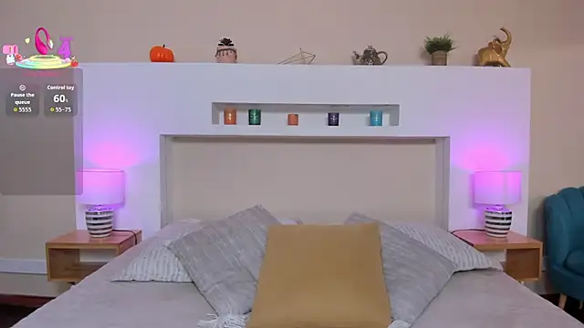 Snapshot of AnikaRomanoff_ chatting on 12/22/25, 11:40 AnikaRomanoff online show from 12/22/25, 11:40