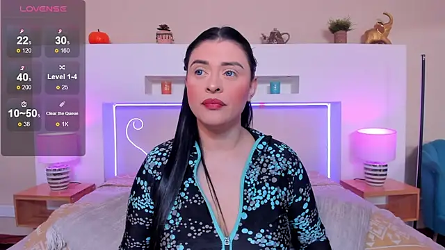 Snapshot of AnikaRomanoff_ chatting on 02/11/26, 11:48 AnikaRomanoff online show from 02/11/26, 11:48