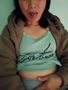 Lili-123k online show from 01/10/26, 03:36