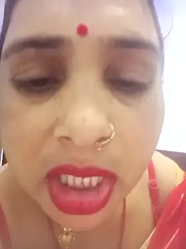 Your-shreya143 online show from 02/20/26, 07:32