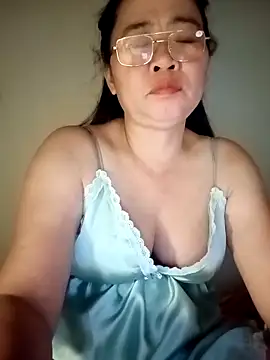 Snapshot of Sexfullx chatting on 05/05/26, 02:36 Sexfullx online show from 05/05/26, 02:36