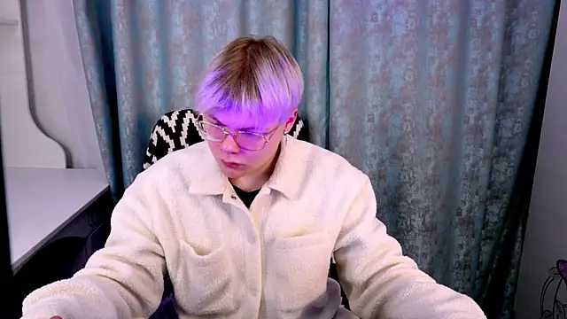 Snapshot of Brian_Mils chatting on 01/15/26, 12:21 Brian Mils online show from 01/15/26, 12:21