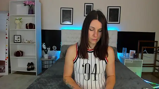 Snapshot of KiraNeeww chatting on 02/05/26, 07:02 KiraNeeww online show from 02/05/26, 07:02