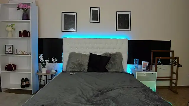 Snapshot of KiraNeeww chatting on 02/09/26, 06:17 KiraNeeww online show from 02/09/26, 06:17