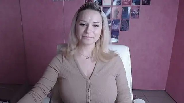 Snapshot of Melodie_Aster chatting on 06/16/26, 05:21 Melodie Aster online show from 06/16/26, 05:21