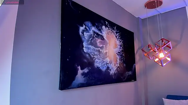 TiffanyHoustton online show from 04/19/26, 12:15