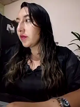 Valeria montana  online show from 04/17/26, 12:02