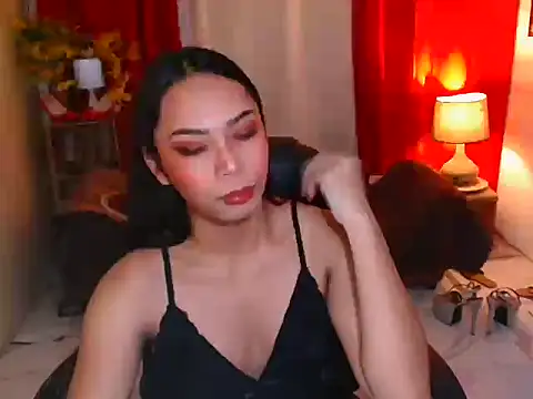 Snapshot of kylieEmparado chatting on 05/19/26, 01:22 kylieEmparado online show from 05/19/26, 01:22