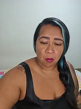Snapshot of vicky-duarte chatting on 06/19/26, 05:45 vicky-duarte online show from 06/19/26, 05:45