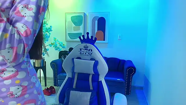 Nicole sounders online show from 02/04/26, 11:38