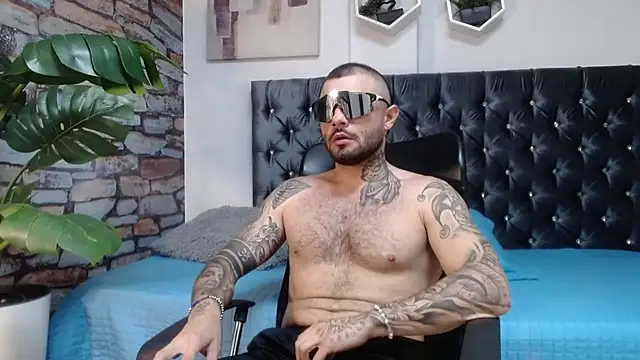 lucky smith1 online show from 12/04/25, 06:38