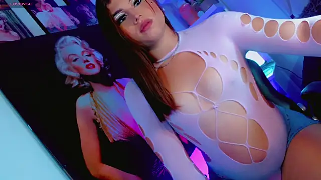 Tiiana Glow10  online show from 12/03/25, 04:09