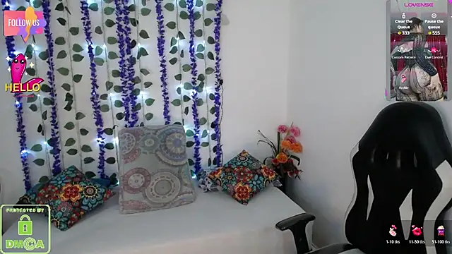 Mia Duque1999 online show from 04/04/26, 07:22