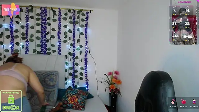 Mia Duque1999 online show from 04/22/26, 07:48