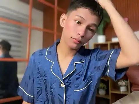 Snapshot of TheBoyAboveYou chatting on 02/26/26, 04:39 TheBoyAboveYou online show from 02/26/26, 04:39