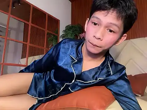 TheBoyAboveYou online show from 04/21/26, 02:15