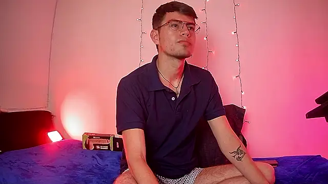 nicolatinboy online show from 02/14/26, 09:11