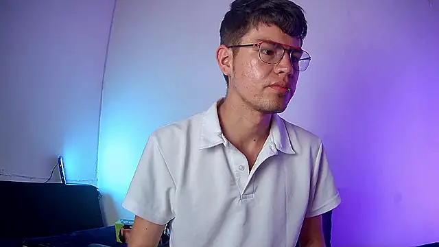 nicolatinboy online show from 02/23/26, 09:23