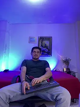 williamsmiiths16 online show from 04/05/26, 12:13