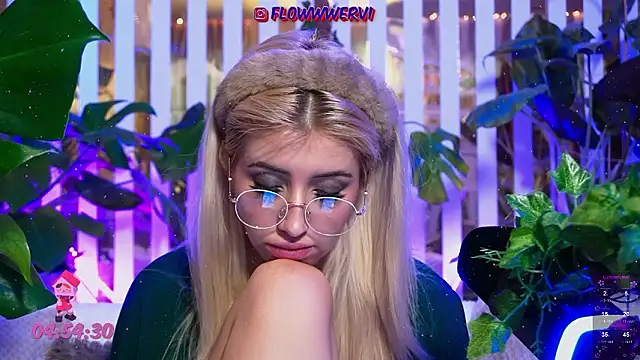 Snapshot of FlowweerGirl chatting on 02/03/26, 02:53 FlowweerGirl online show from 02/03/26, 02:53